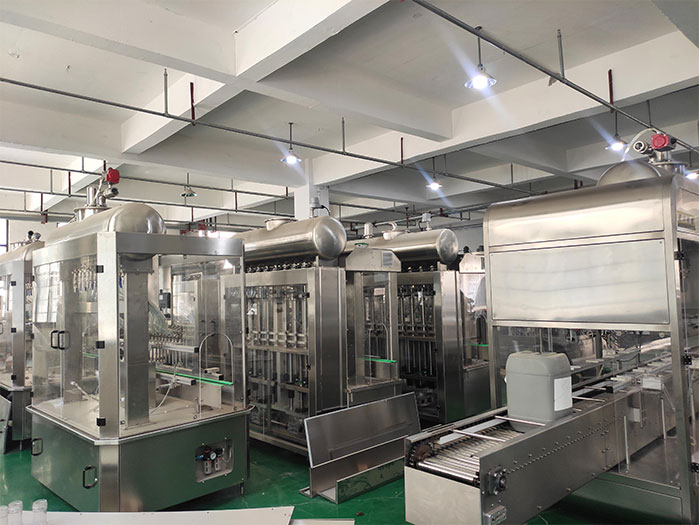 江蘇南京自動化灌裝機生產(chǎn)企業(yè)設(shè)備車間實拍